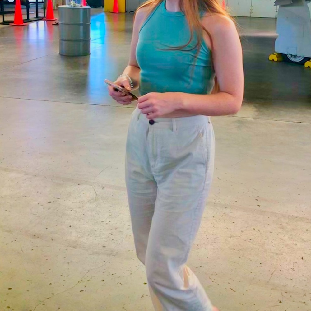 Simple Basic White Cropped Tank